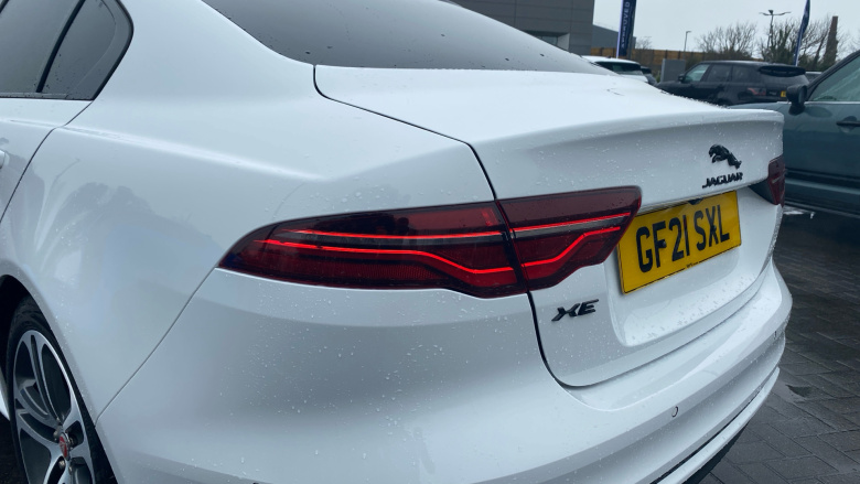 Jaguar XE 2.0 D200 R-Dynamic SE 4dr Auto Diesel Saloon